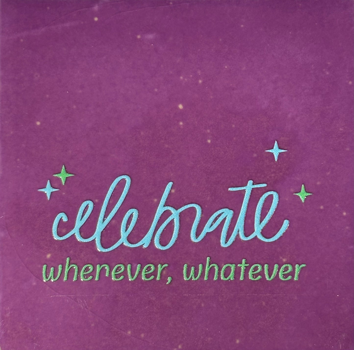 Quote tegeltje 'celebrate whenever whatever' lila/warmblauw (mint)