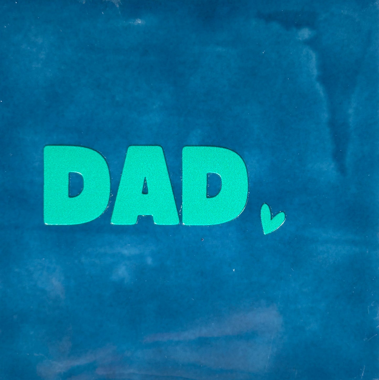 Quote tegeltje 'dad' (grof) donkerblauw/turquoise