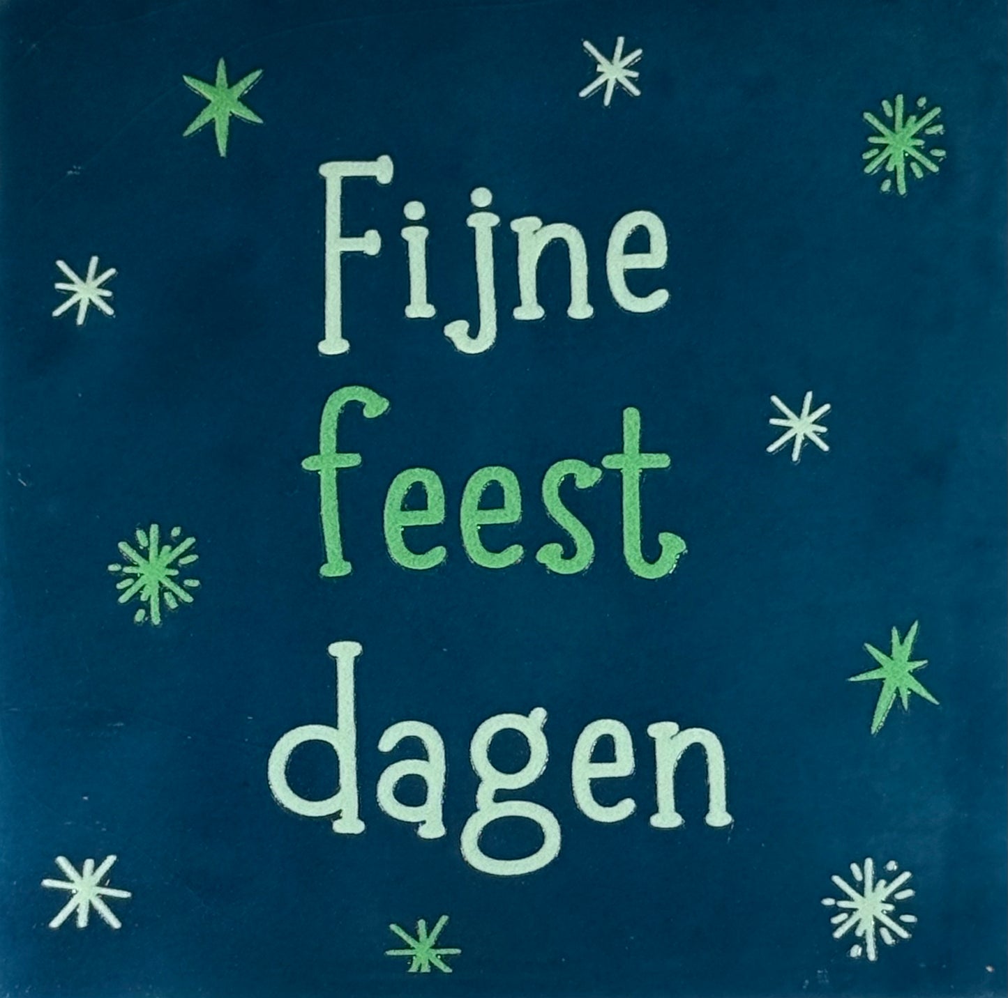 Quote tegeltje 'fijne feestdagen' sterren donkerblauw/lichtgroen(mint)