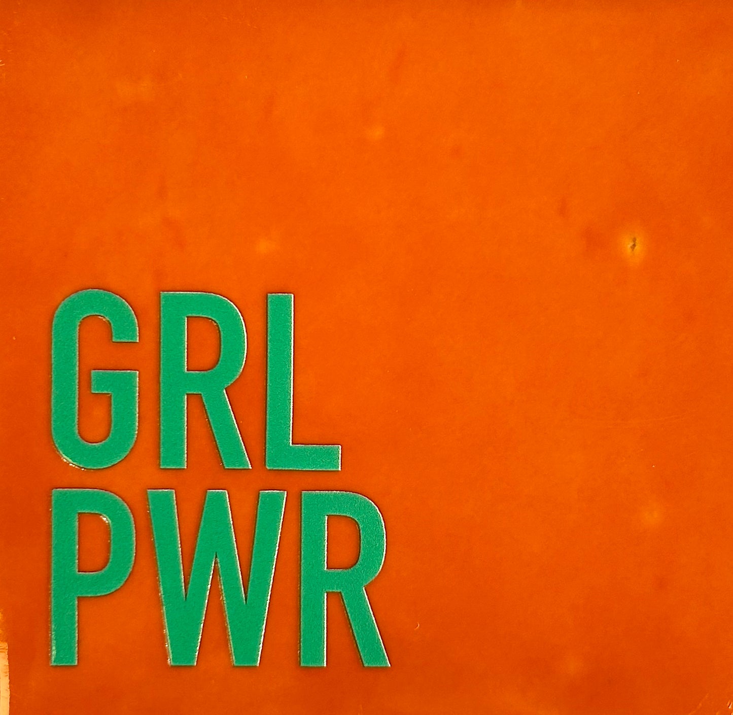 Quote tegeltje 'GRL PWR' oranje/appelgroen