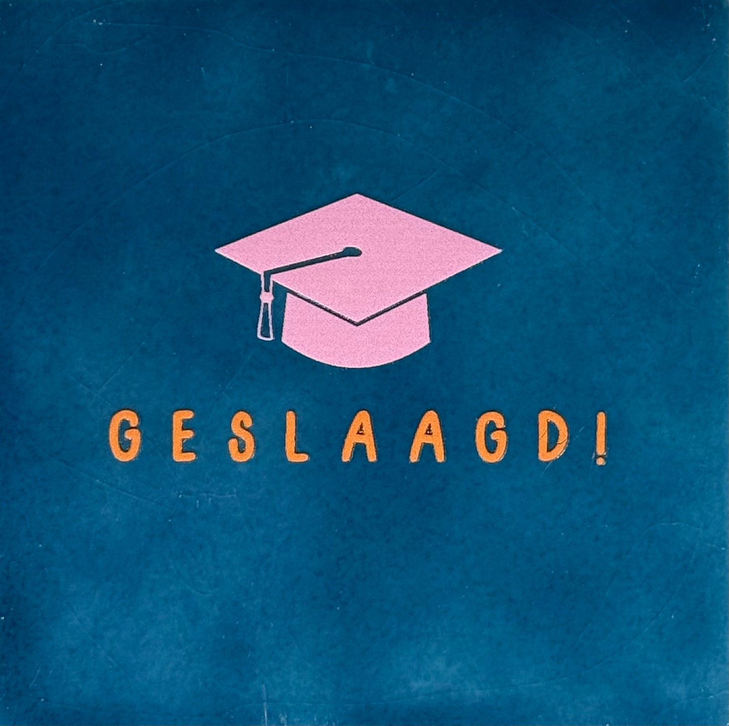 Quote tegeltje 'geslaagd hoedje' (nieuw) donkerblauw/oranje(warmroze)