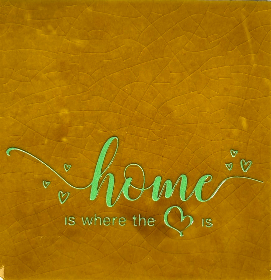 Quote tegeltje 'Home is where the heart is' oker/aqua