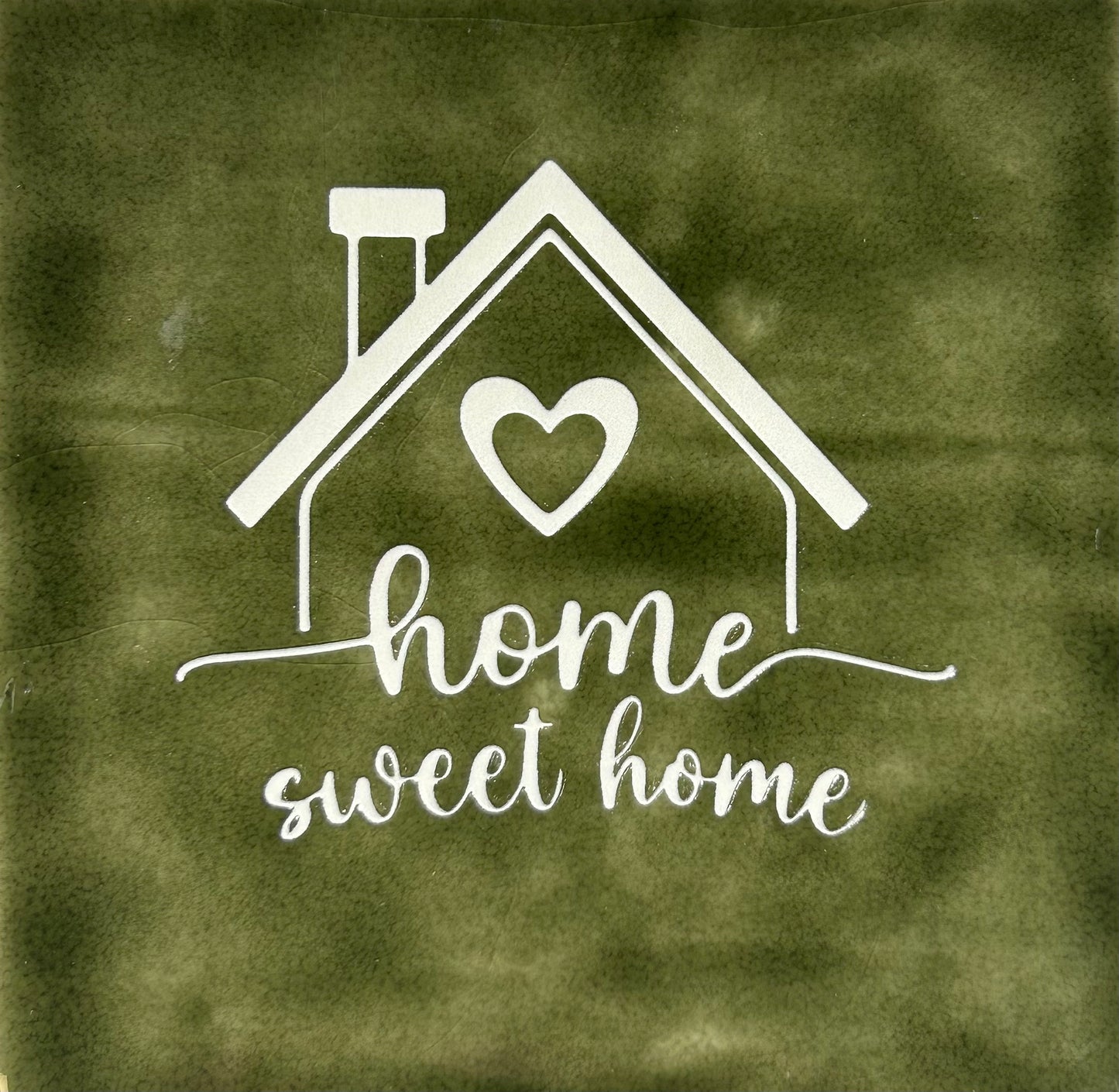 Quote tegeltje 'Home sweet home' olijf/fuchsia