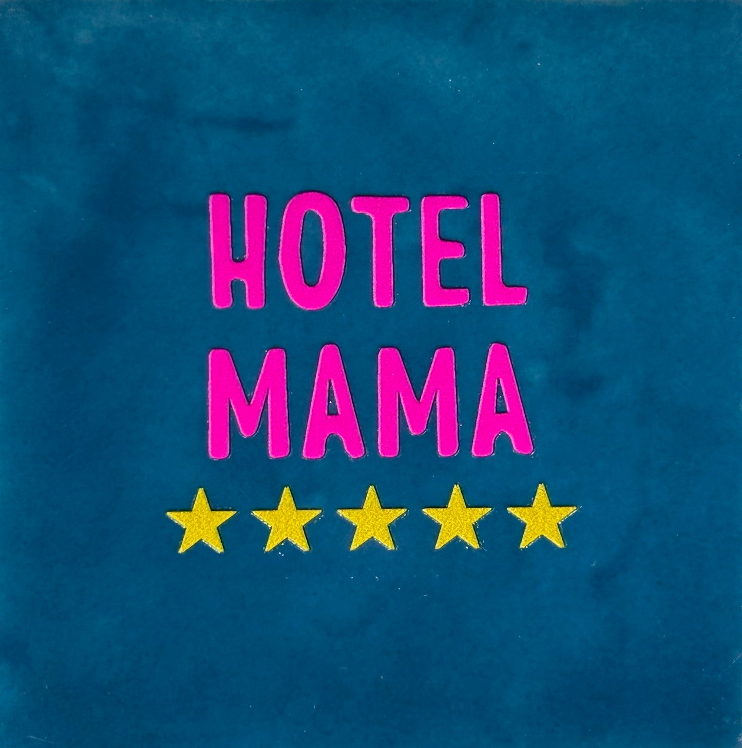Quote tegeltje 'hotel mama' donkerblauw/roze