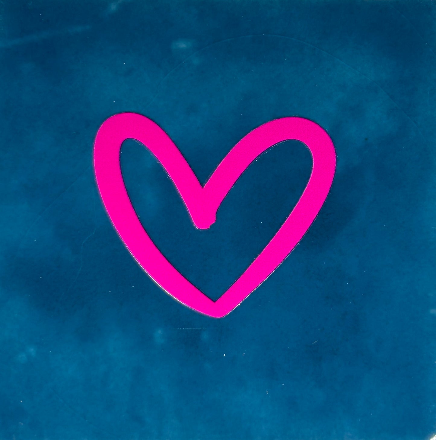 Quote tegeltje 'hartje open' nieuw donkerblauw/knalroze