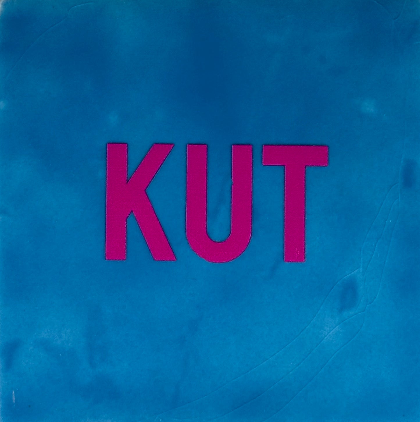 Quote tegeltje 'kut' nieuw lichtblauw/knalroze