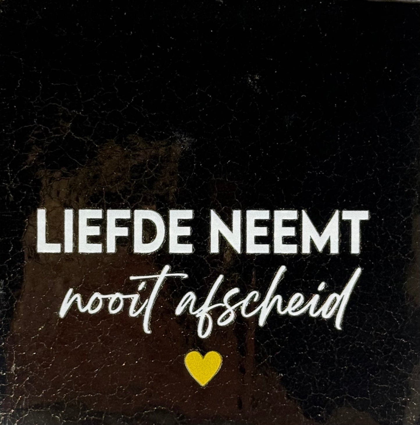 Quote tegeltje 'liefde neemt nooit afscheid' goud/creme(goud)