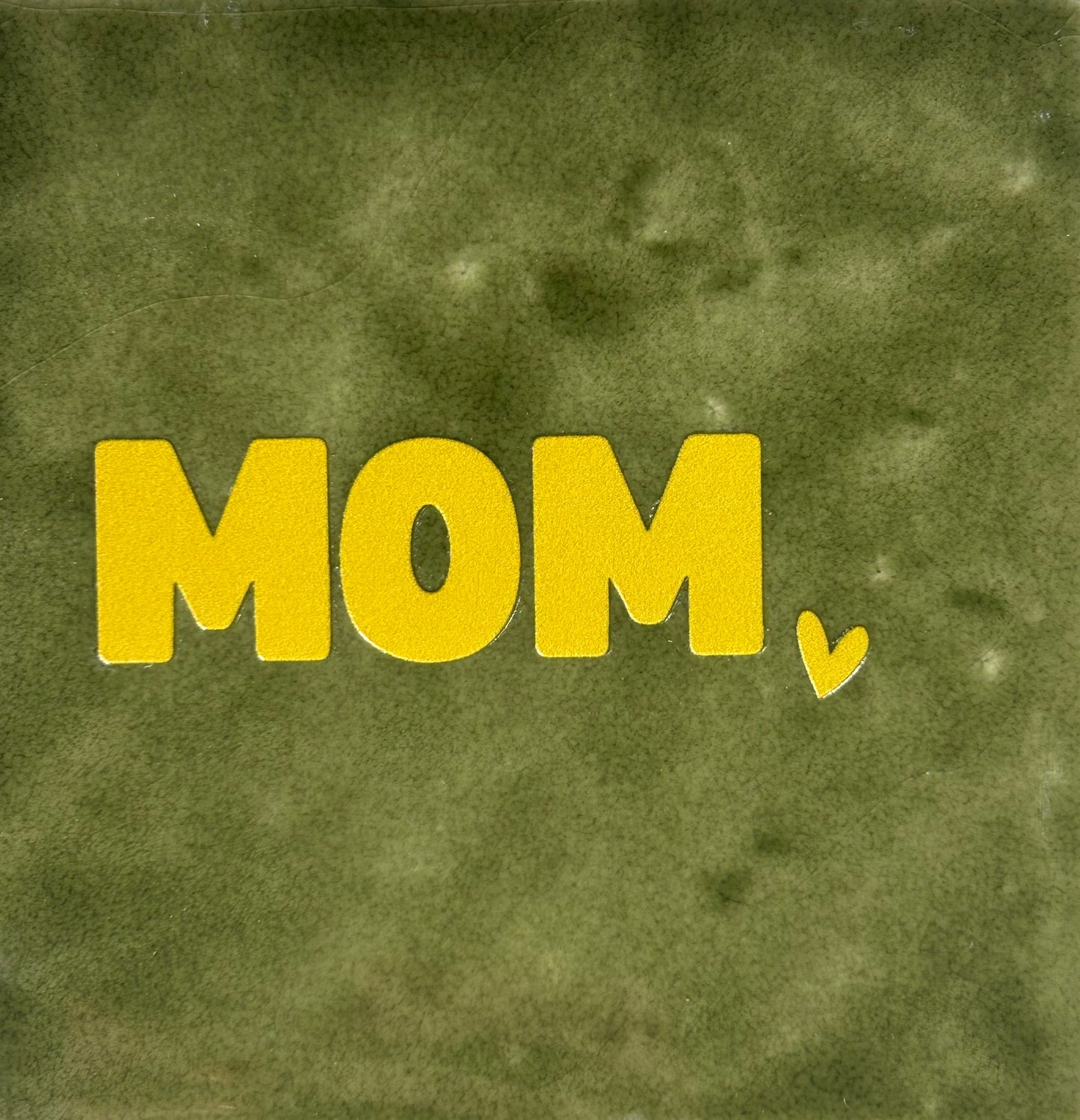Quote tegeltje 'mom' (grof) olijf/goud