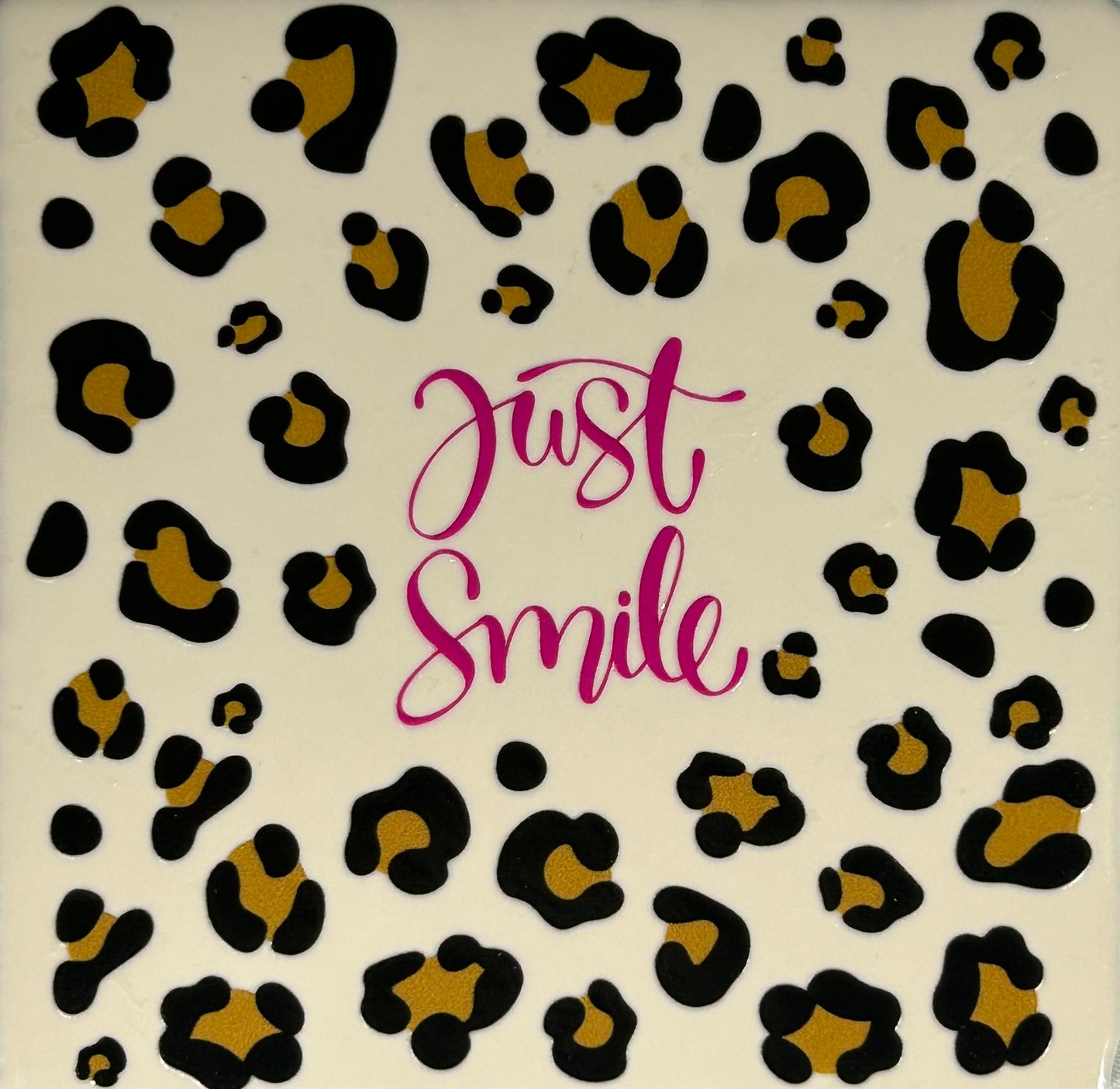 Quote tegeltje 'panter just smile' creme/roze