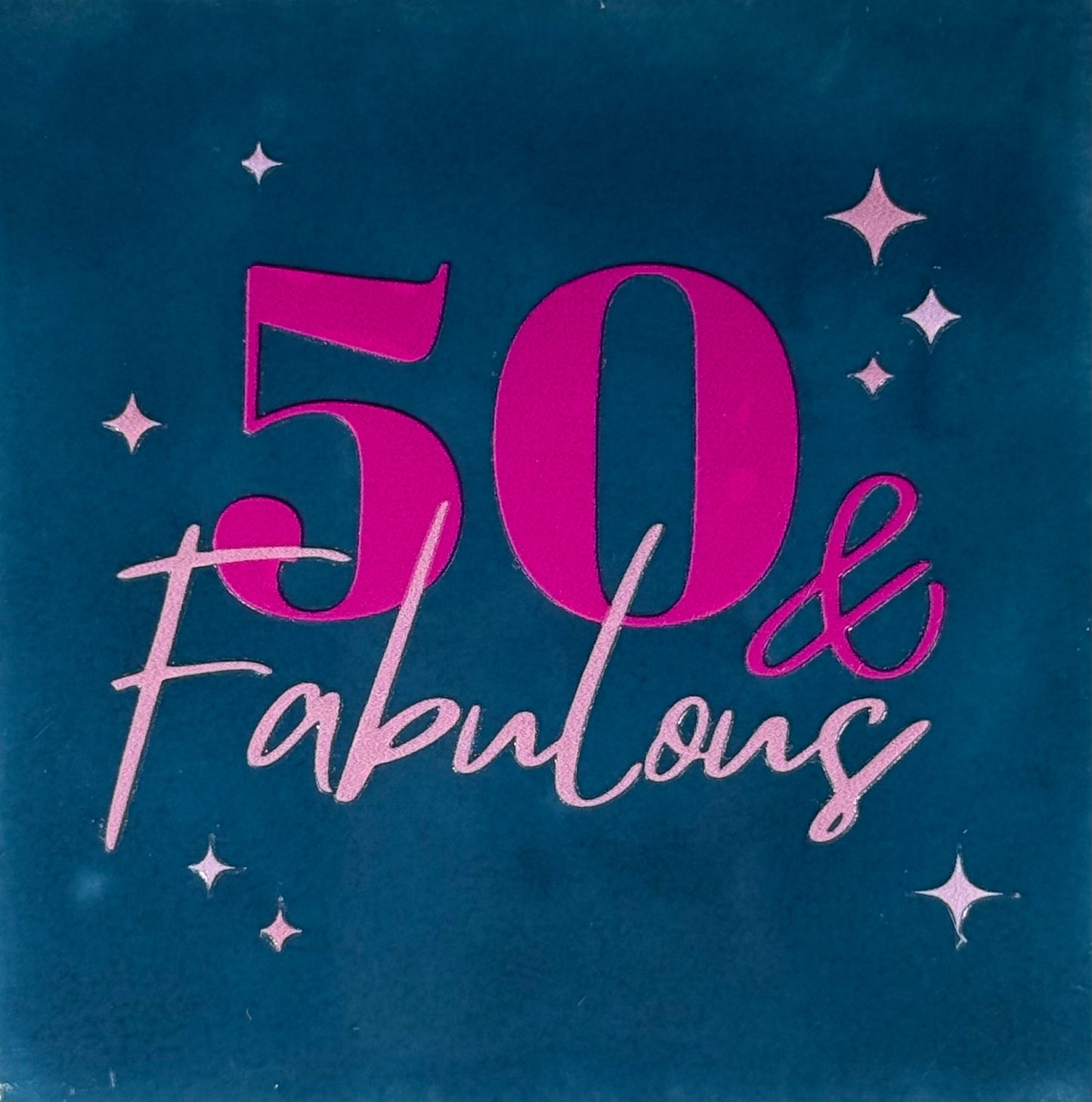 Quote tegeltje '50 & fabulous' donkerblauw/knalroze(warmroze)