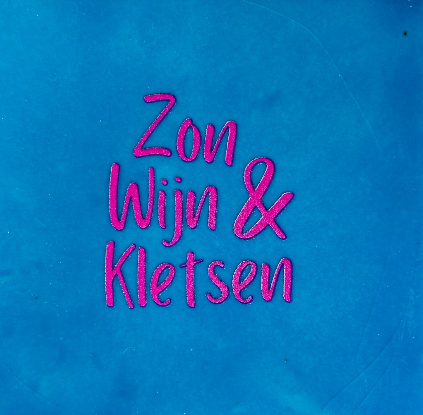 Quote tegeltje 'zon wijn & kletsen" lichtblauw/roze