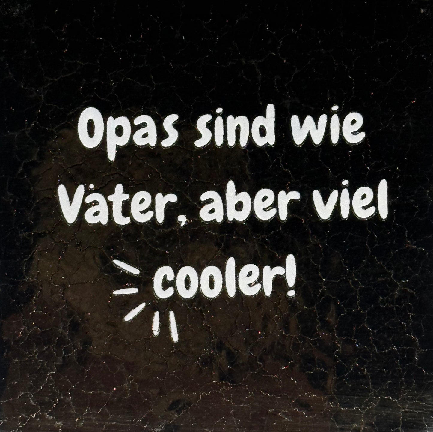 Quote tegeltje 'opas sind wie vater, aber viel cooler' goud/creme
