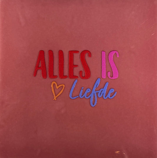 Quote tegeltje 'alles is liefde' roze/rood (multicolor)