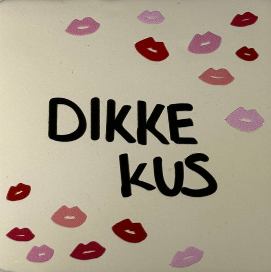 Quote tegeltje 'dikke kus' nieuw creme/zwart(kusjes)