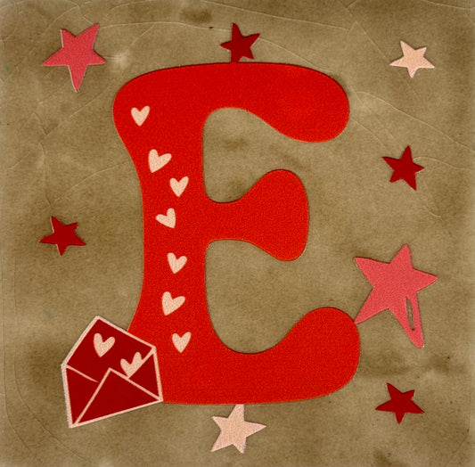 Quote tegeltje 'Alfabet E' taupe/rood
