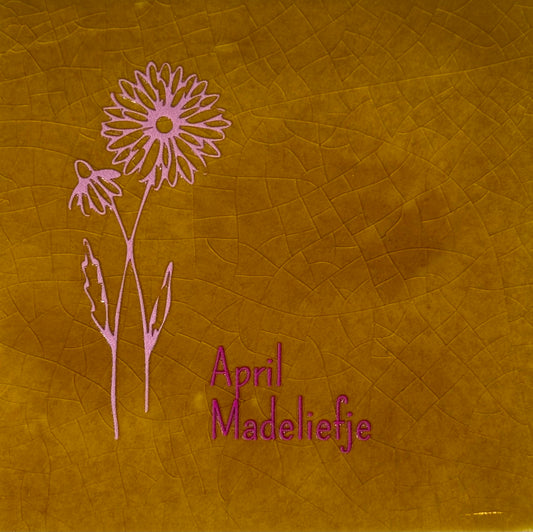 Quote tegeltje 'geboortetegel april' oker/warmroze(knalroze)