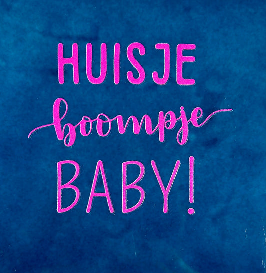 Quote tegeltje 'huisje boompje baby' donkerblauw/roze
