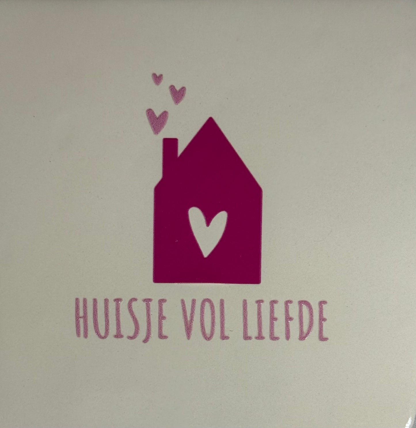 Quote tegeltje 'huisje vol liefde' creme/knalroze (warmroze)