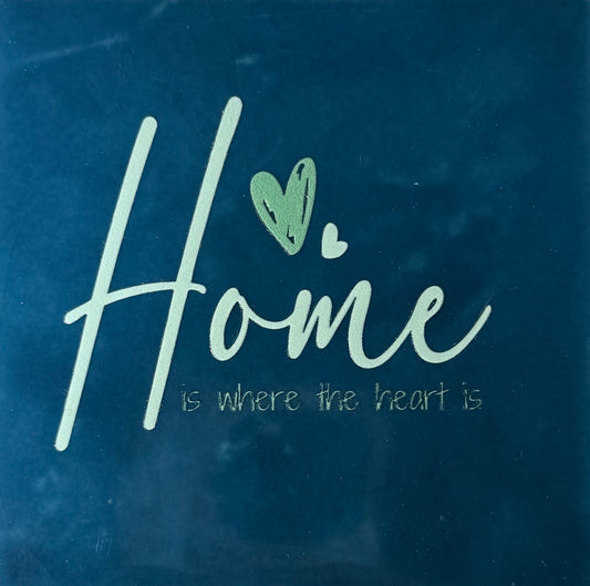 Quote tegeltje 'home is where the heart is' donkerblauw/lichtgroen (mint)