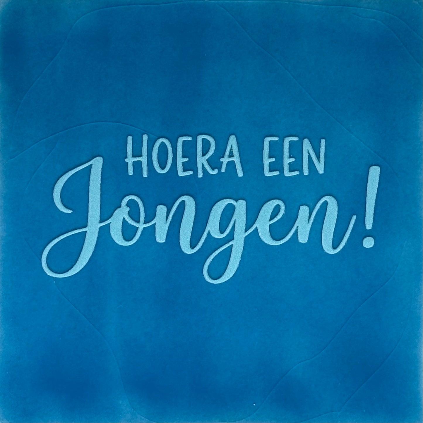 Quote tegeltje 'hoera een jongen' lichtblauw /warmblauw