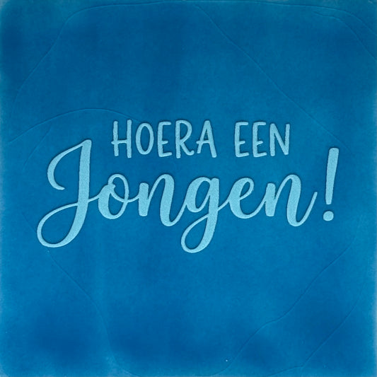 Quote tegeltje 'hoera een jongen' lichtblauw /warmblauw