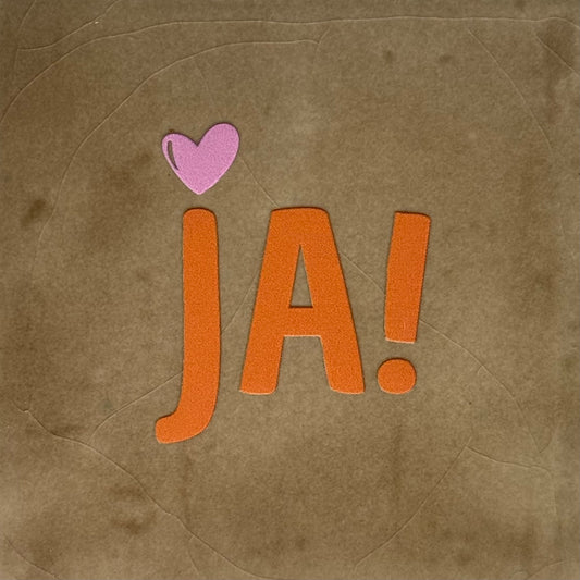 Quote tegeltje 'JA!' taupe/oranje(warmroze)