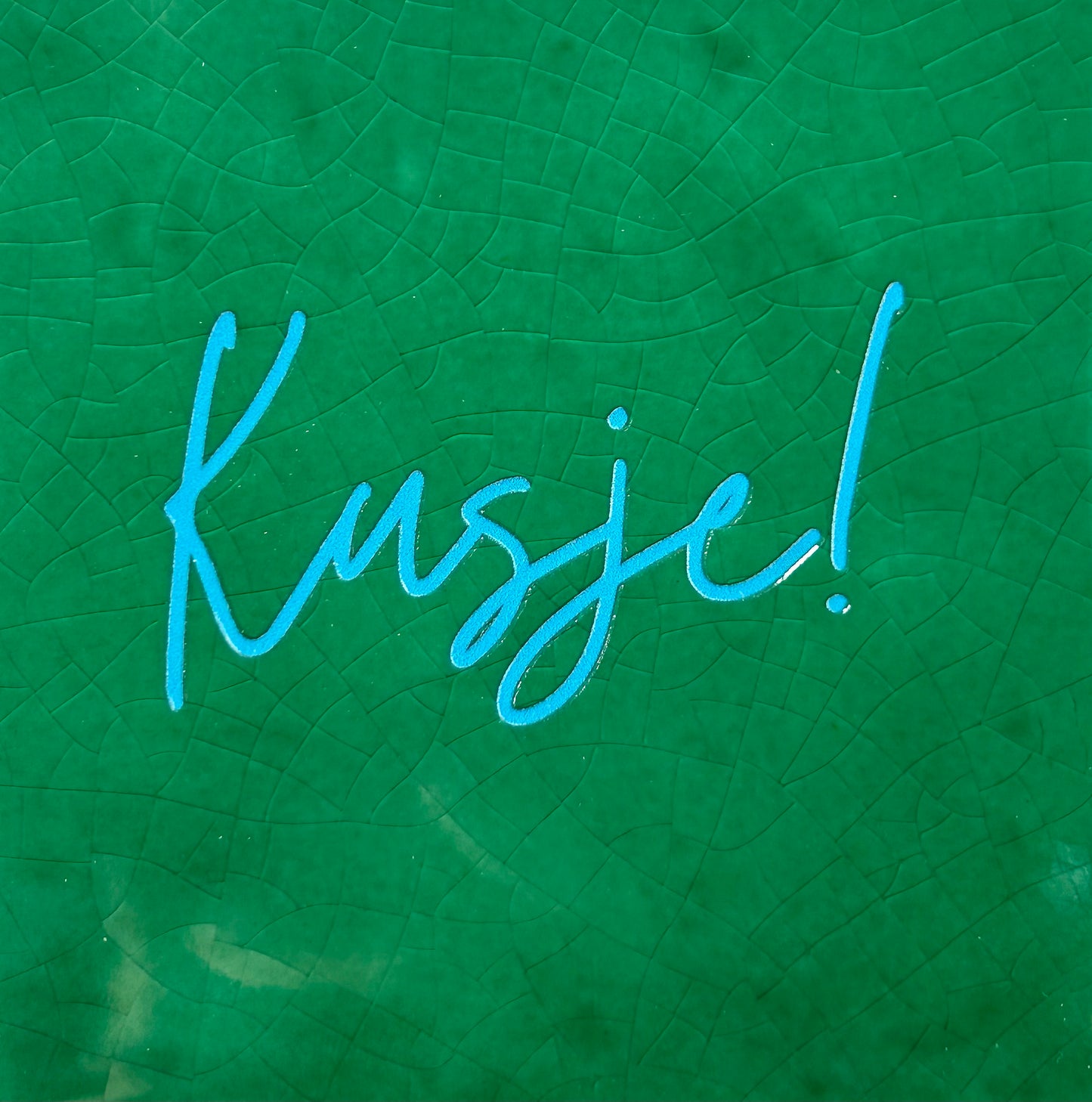 Quote tegeltje 'Kusje' hardgroen/blauw