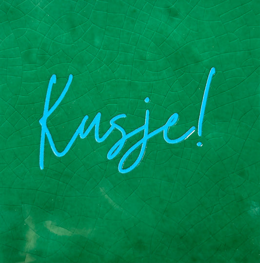 Quote tegeltje 'Kusje' hardgroen/blauw