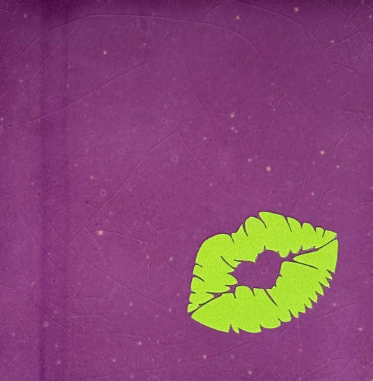Quote tegeltje 'Lippen' lila/lime