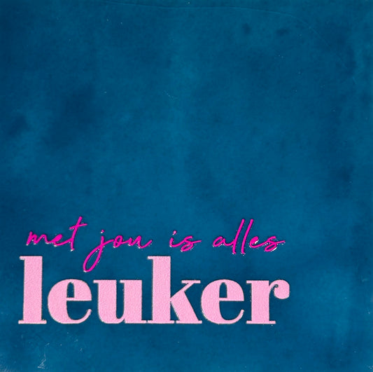 Quote tegeltje 'Met jou is alles leuker' donkerblauw/warmroze (knalroze)