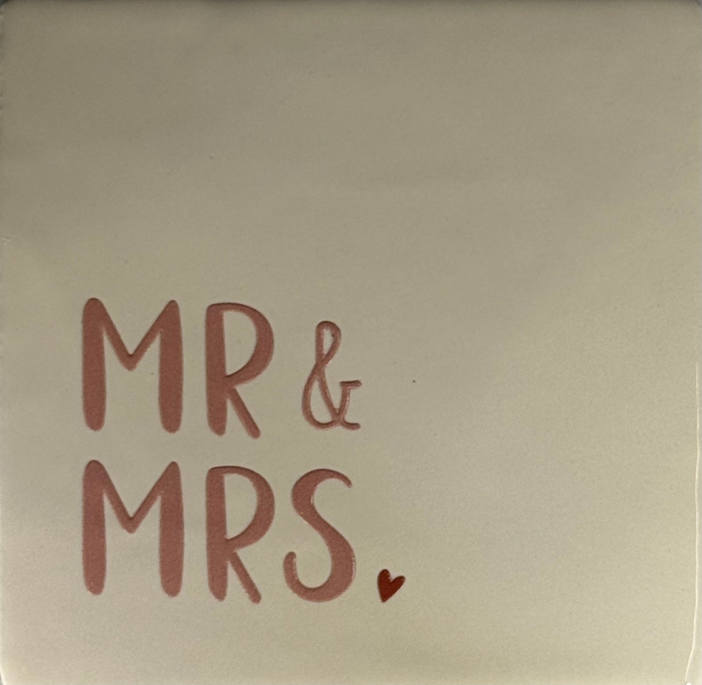 Quote tegeltje 'mr&mrs' creme/taupe (nude roze)