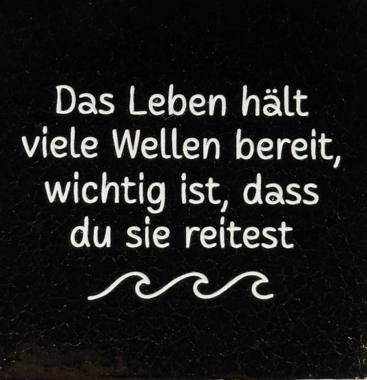 Quote tegeltje 'das leben hält viele wellen bereit...' goud/creme