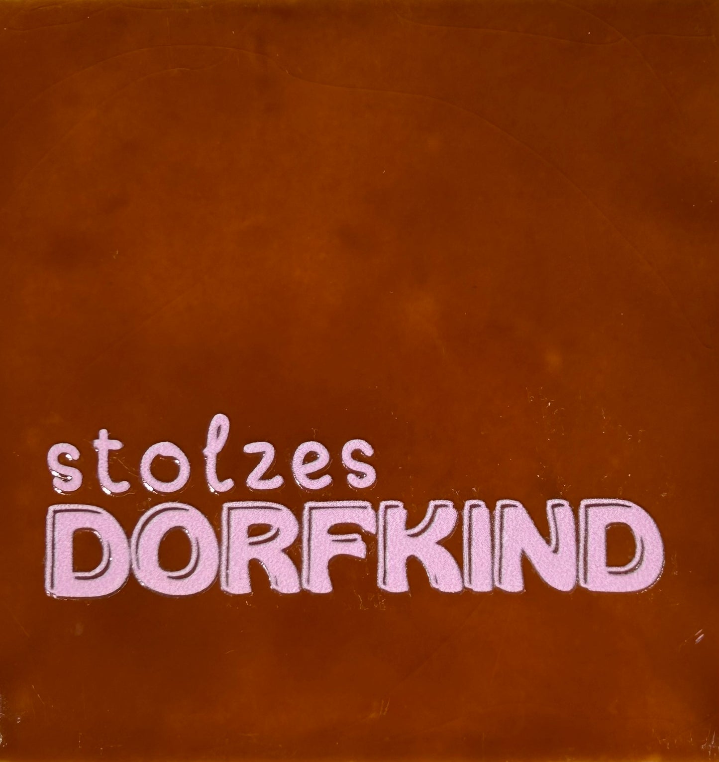 Quote tegeltje 'stolzes dorfkind' terra/babyroze