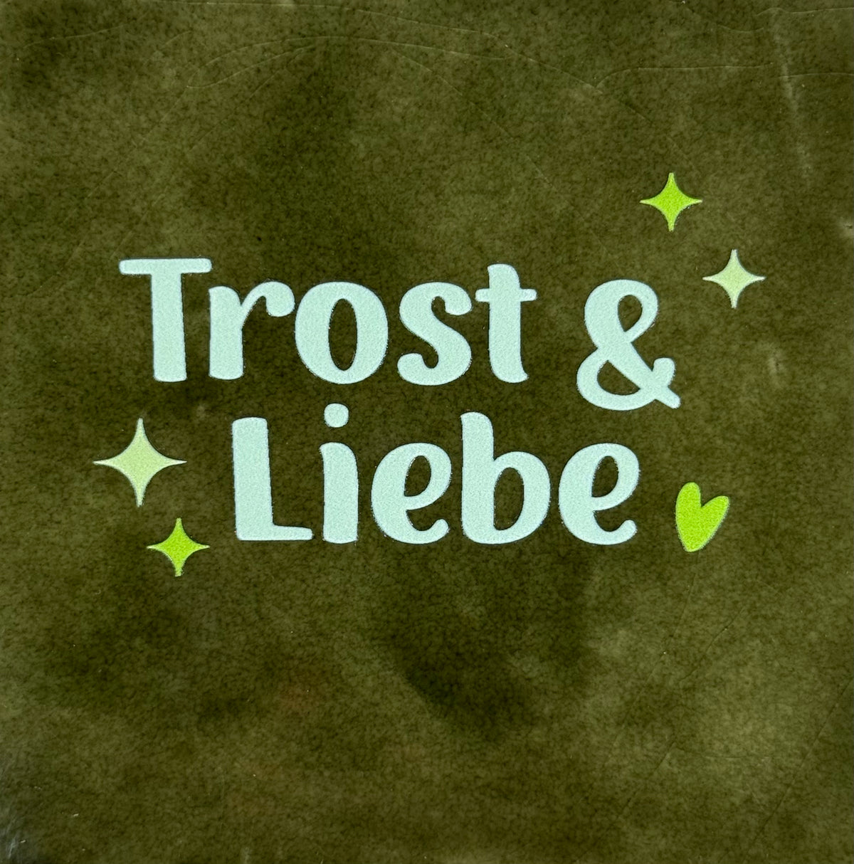 Quote tegeltje 'Trots & Liebe' olijf/lichtgroen (combi 5)